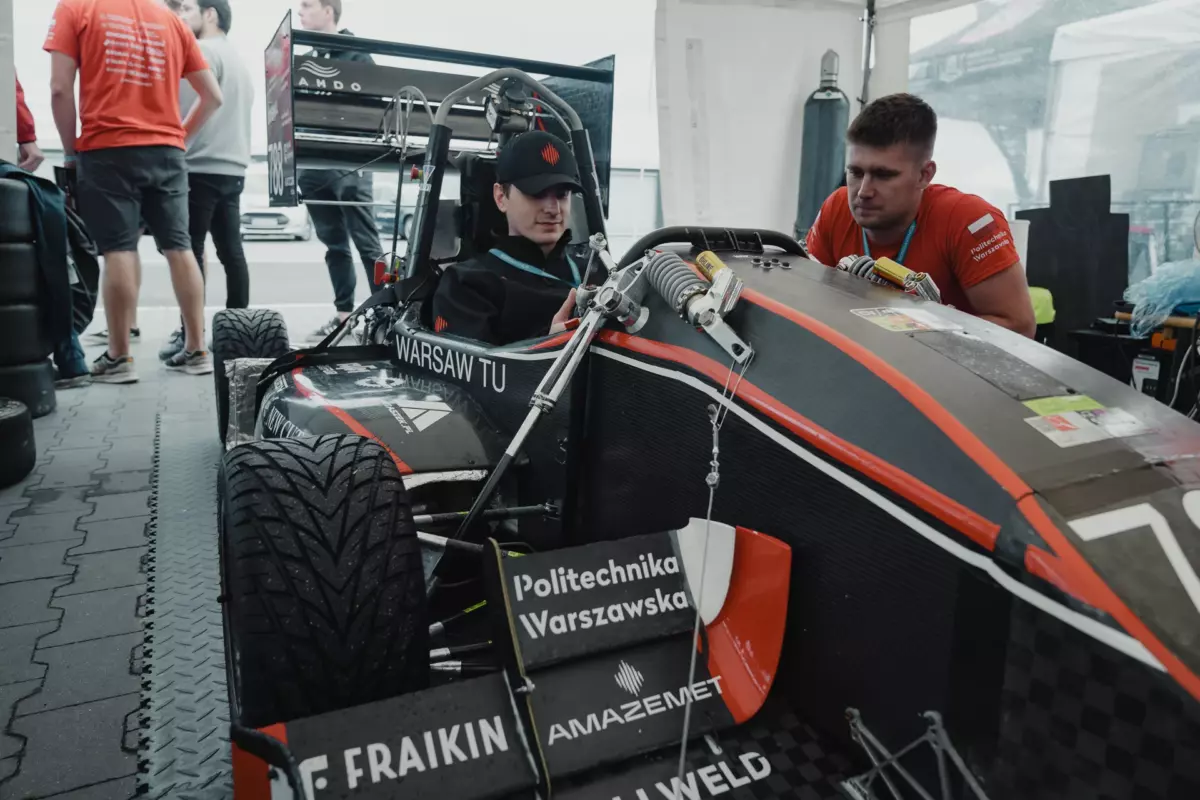 WUT FSP social media